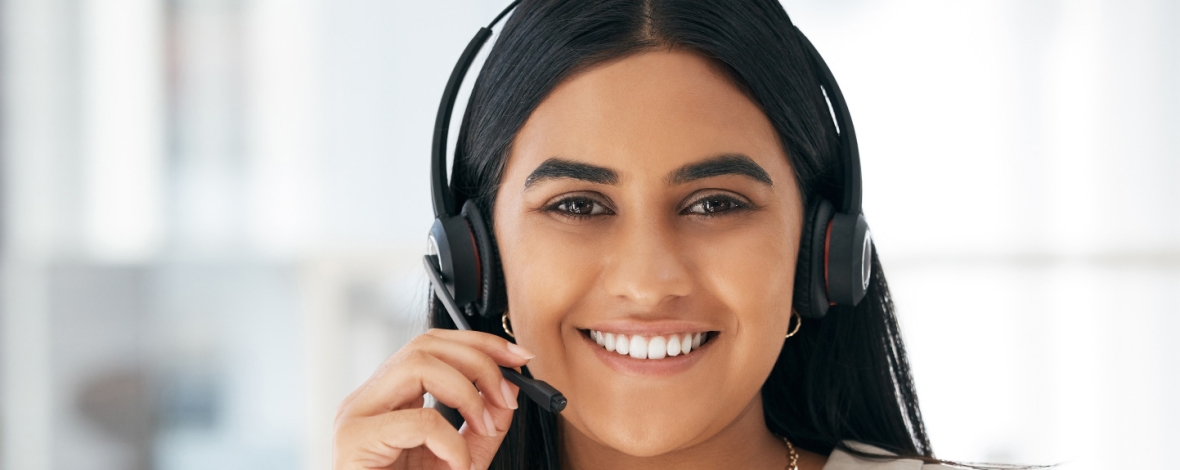 femme avec casque audio