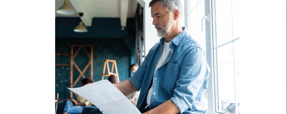 Homme au travail